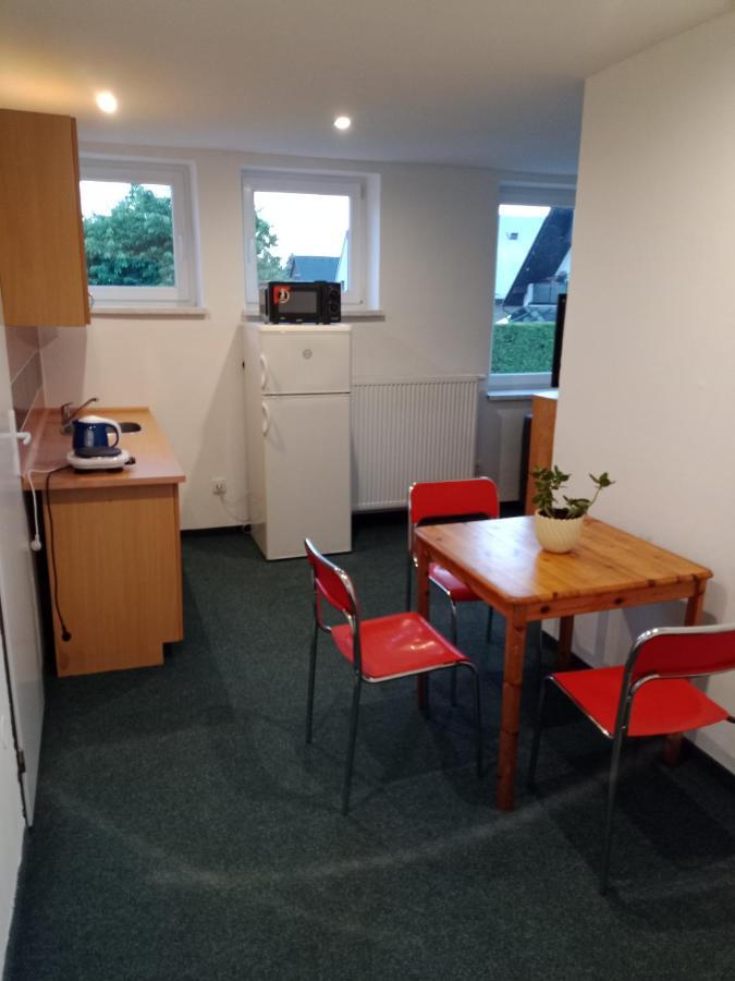 Apartman Obecni Hostinec Provodov (Hradec Kralove) Buitenkant foto